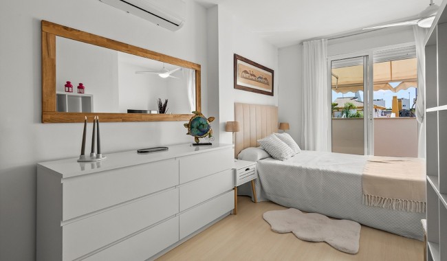 Begagnad - Vertikalt delad - Torre de la Horadada - Pueblo Latino