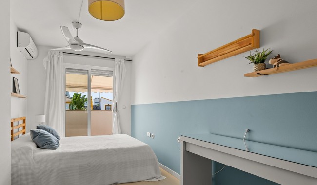 Begagnad - Vertikalt delad - Torre de la Horadada - Pueblo Latino