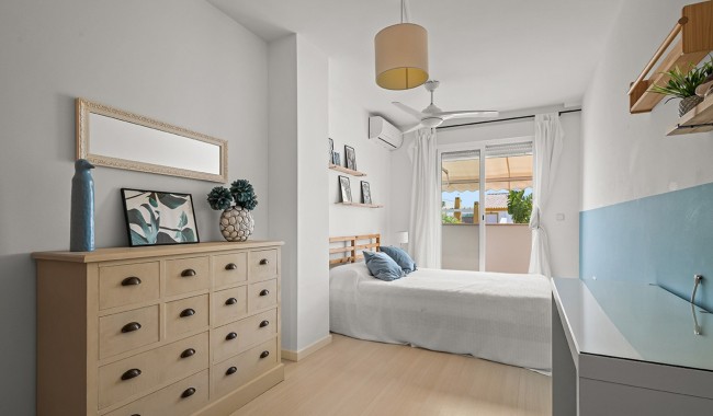 Begagnad - Vertikalt delad - Torre de la Horadada - Pueblo Latino