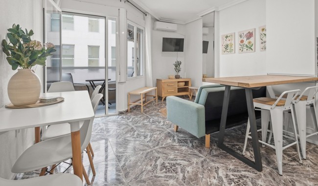 Resale - Apartment - Torrevieja - Playa del cura