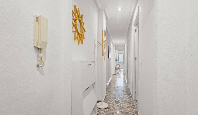 Resale - Apartment - Torrevieja - Playa del cura