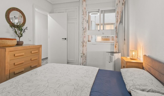 Resale - Apartment - Torrevieja - Playa del cura