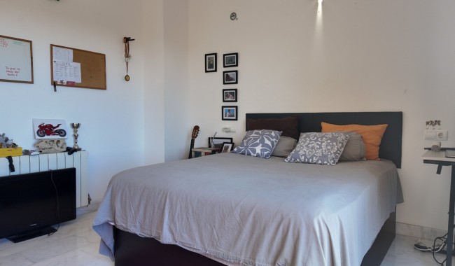 Resale - Townhouse - San Juan de Alicante - Lloixa