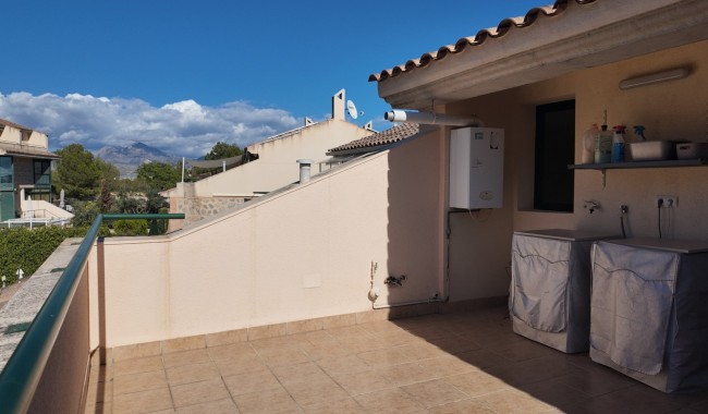 Resale - Townhouse - San Juan de Alicante - Lloixa
