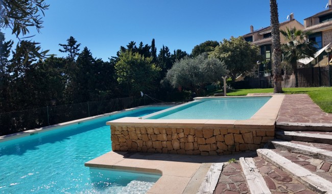 Resale - Townhouse - San Juan de Alicante - Lloixa