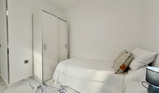 Brukt - Vertikaldelt - Torrevieja - El Chaparral