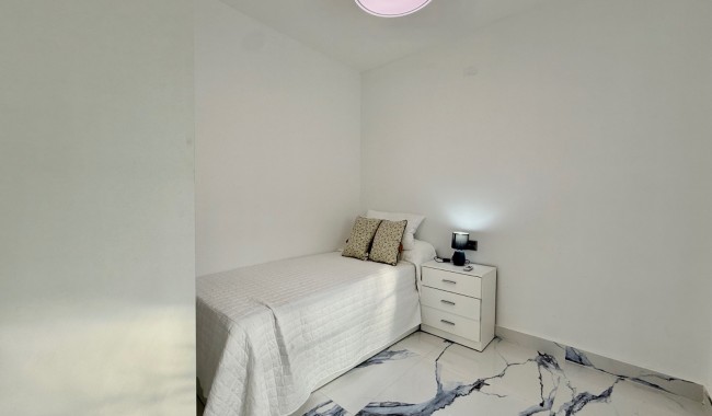 Brukt - Vertikaldelt - Torrevieja - El Chaparral