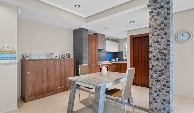 Sprzedaż - Apartament - Orihuela Costa - Cabo Roig