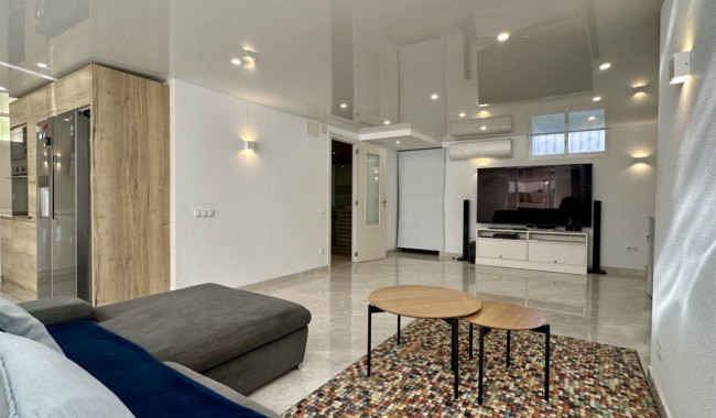 Resale - Villa - Orihuela Costa - Los Dolses