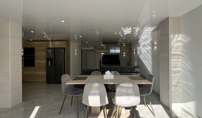 Resale - Villa - Orihuela Costa - Los Dolses