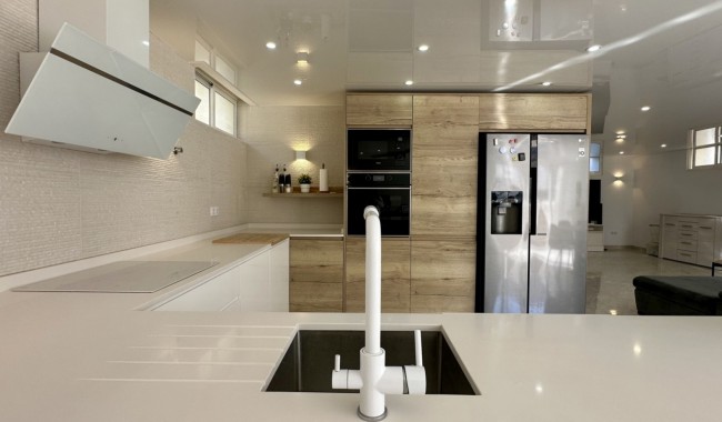 Resale - Villa - Orihuela Costa - Los Dolses