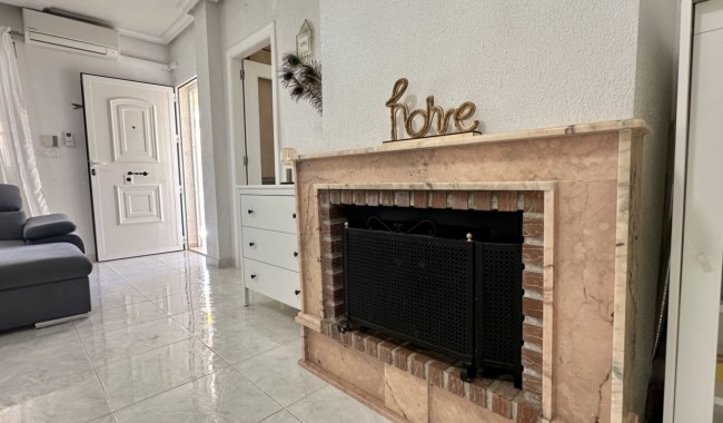 Resale - Villa - Orihuela Costa - Los Dolses