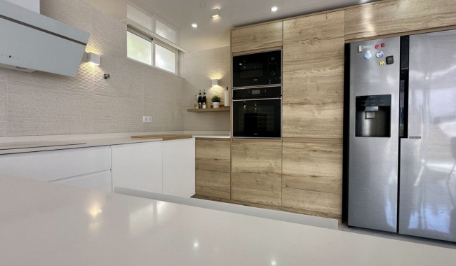 Resale - Villa - Orihuela Costa - Los Dolses