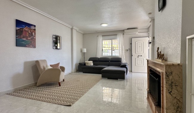 Resale - Villa - Orihuela Costa - Los Dolses