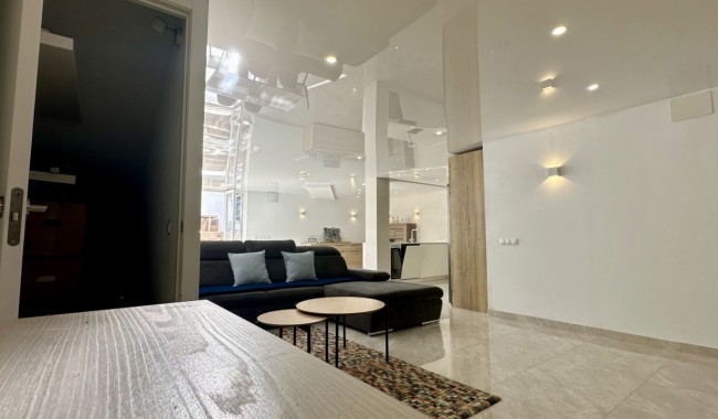 Resale - Villa - Orihuela Costa - Los Dolses