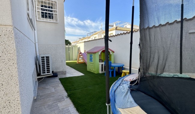 Resale - Villa - Orihuela Costa - Los Dolses