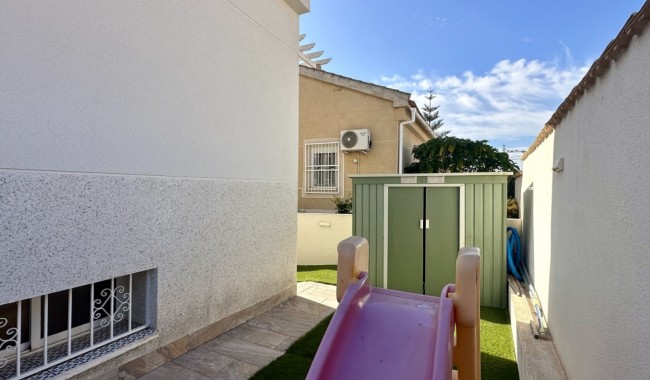 Resale - Villa - Orihuela Costa - Los Dolses