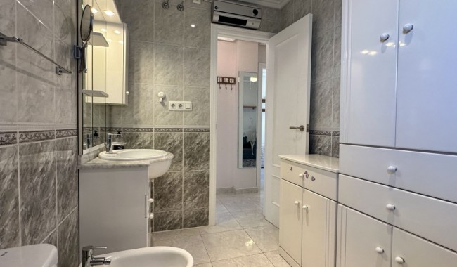 Resale - Villa - Orihuela Costa - Los Dolses