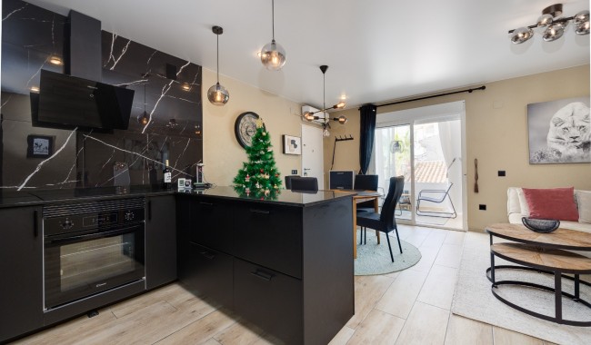 Sprzedaż - Apartament - Torrevieja - Playa De Los Locos