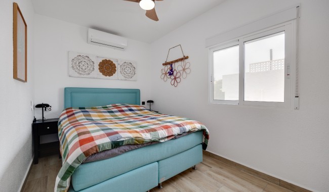 Sprzedaż - Apartament - Torrevieja - Playa De Los Locos