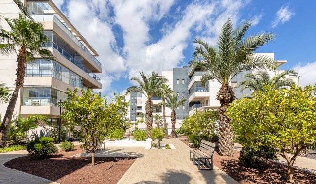 Resale - Apartment - Orihuela Costa - Villamartín