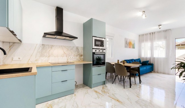 Resale - Villa - Torrevieja - El Chaparral