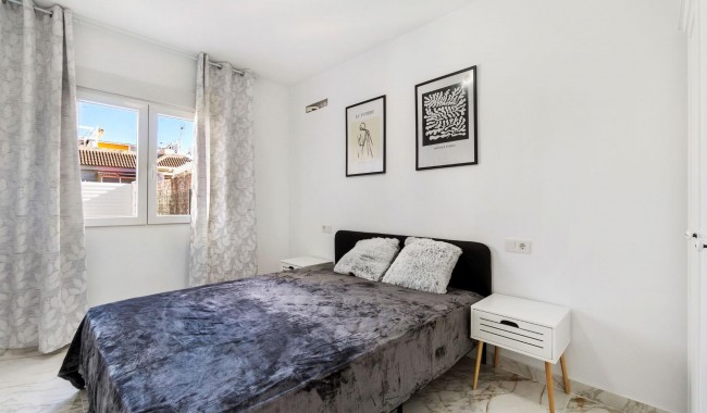 Resale - Villa - Torrevieja - El Chaparral