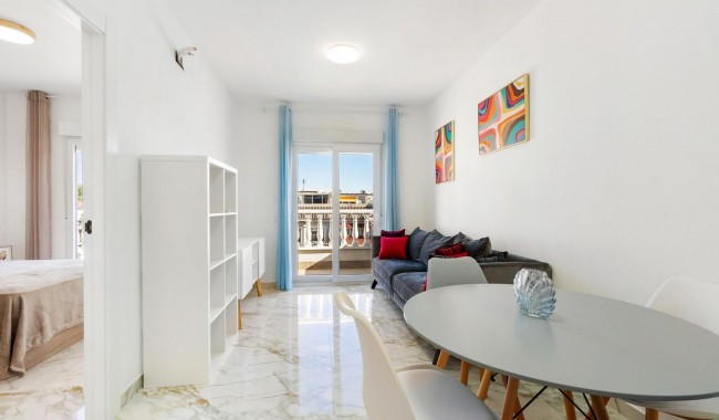 Resale - Villa - Torrevieja - El Chaparral