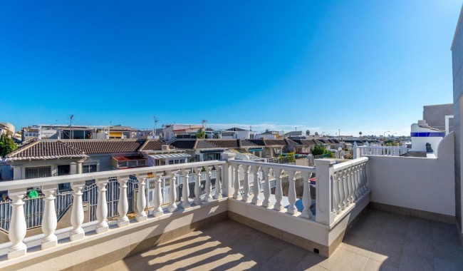 Resale - Villa - Torrevieja - El Chaparral