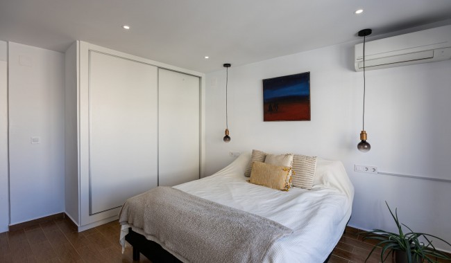 Sprzedaż - Kamienica - Torrevieja