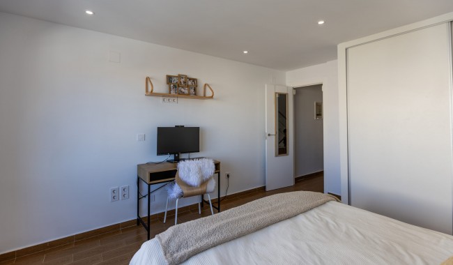 Sprzedaż - Kamienica - Torrevieja