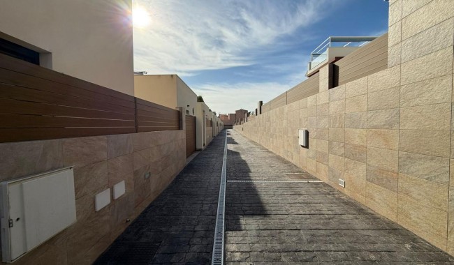 Sprzedaż - Willa - Los Montesinos