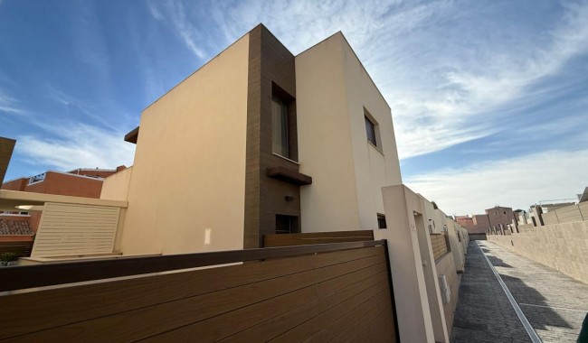 Sprzedaż - Willa - Los Montesinos