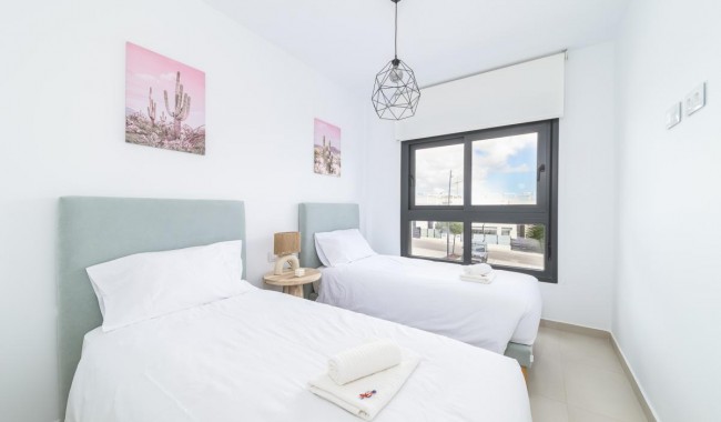 Sprzedaż - Apartament - Pilar de La Horadada