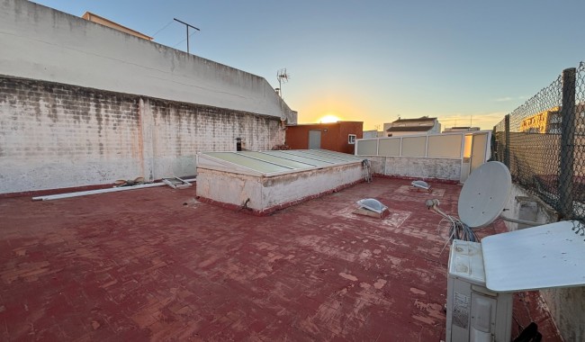 Segunda mano - Villa - Los Montesinos