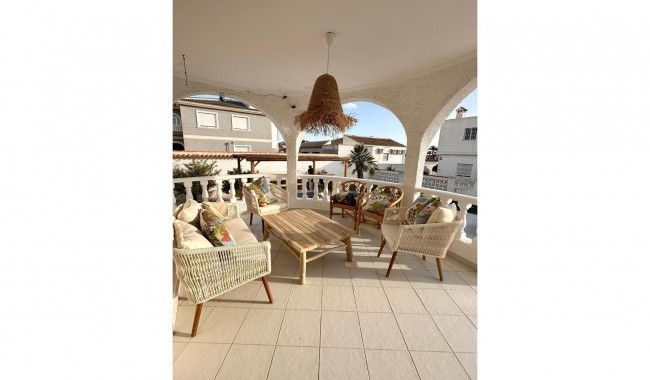 Segunda mano - Villa - Torrevieja - San Luis