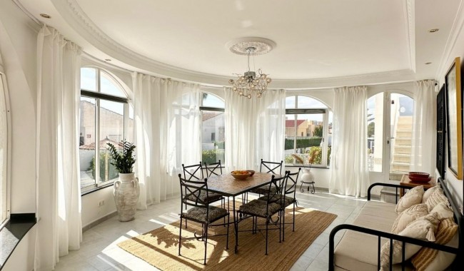 Segunda mano - Villa - Torrevieja - San Luis