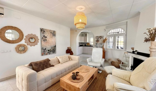 Segunda mano - Villa - Torrevieja - San Luis