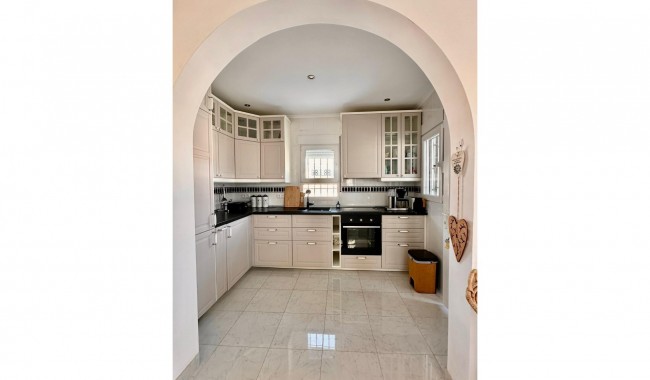 Segunda mano - Villa - Torrevieja - San Luis