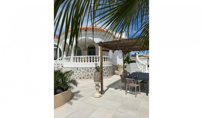 Segunda mano - Villa - Torrevieja - San Luis