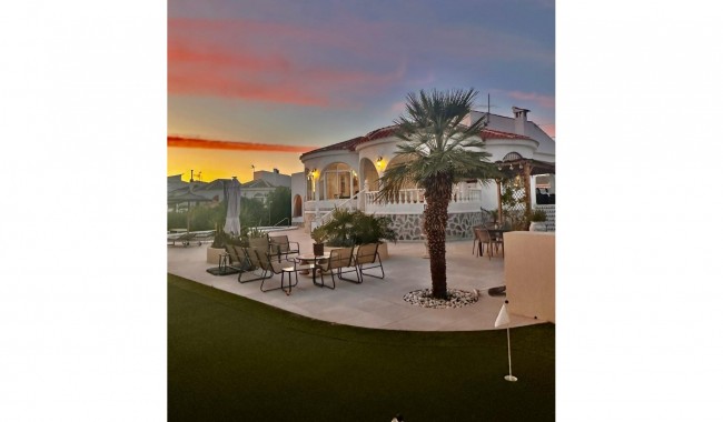 Segunda mano - Villa - Torrevieja - San Luis