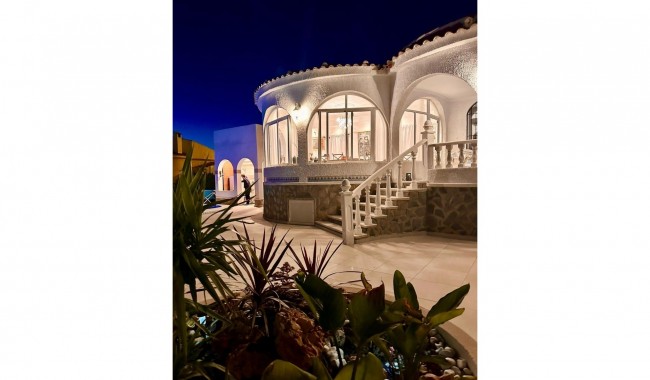 Segunda mano - Villa - Torrevieja - San Luis