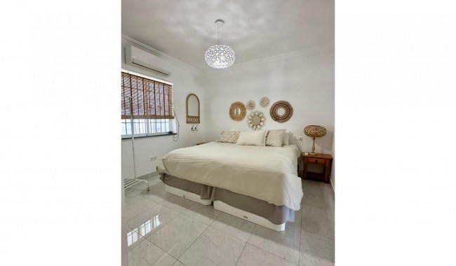 Segunda mano - Villa - Torrevieja - San Luis