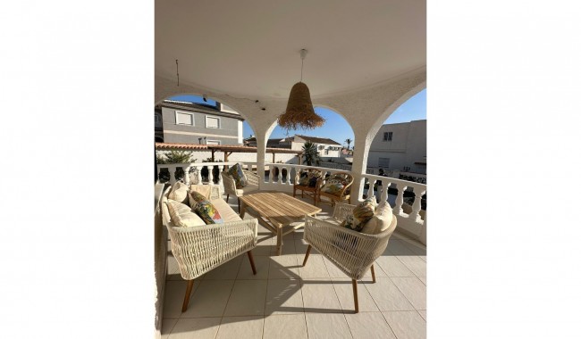 Segunda mano - Villa - Torrevieja - San Luis