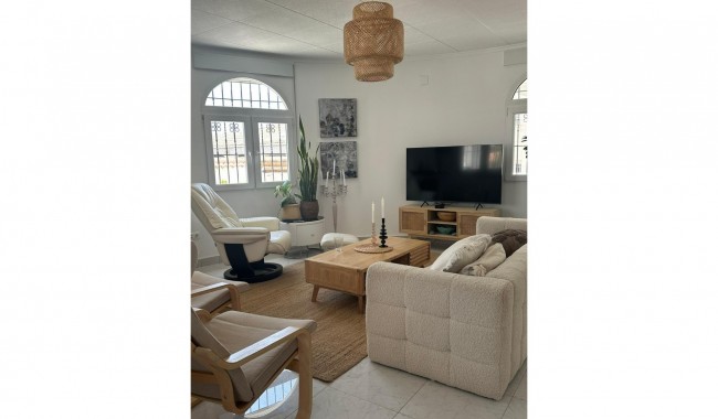 Segunda mano - Villa - Torrevieja - San Luis