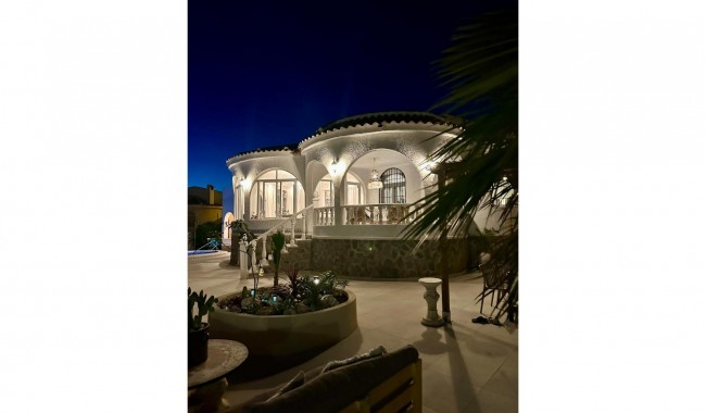 Segunda mano - Villa - Torrevieja - San Luis