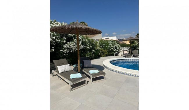 Segunda mano - Villa - Torrevieja - San Luis