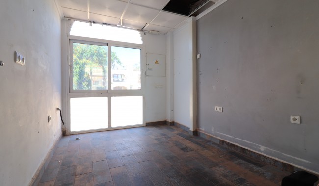 Resale - Business premises - Algorfa - La Finca golf