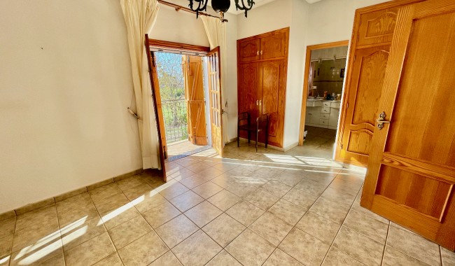 Begagnad - Finca - Daya Nueva