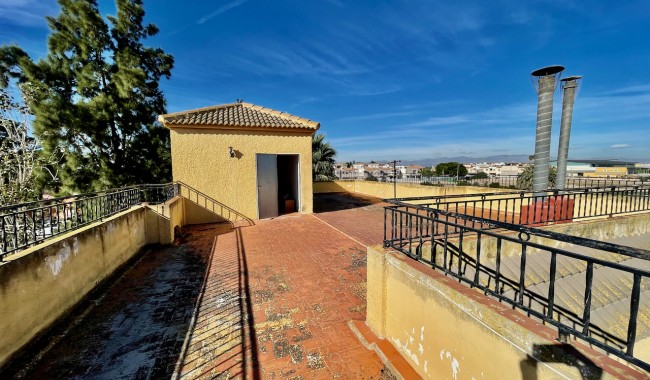 Begagnad - Finca - Daya Nueva